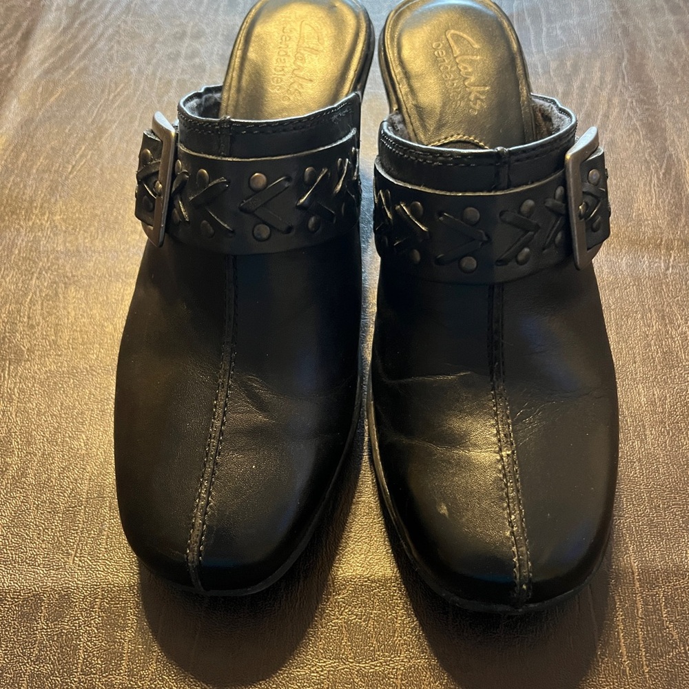Clark’s Bendables Black Leather Mules with Gunmetal Buckle size 6.5M